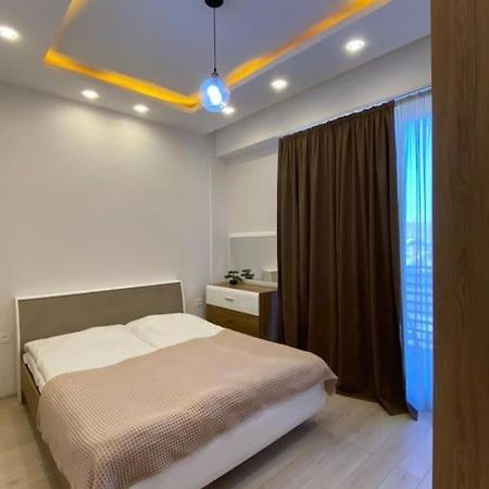 Apartment In The Center Тбилиси Экстерьер фото
